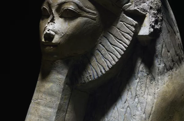 Sphinx de la reine Hatchepsout, vers 1479–1425 avant J.-C., calcaire peint, Deir el-Bahari, Grand Egyptian Museum (GEM), Le Caire, © akg-images / De Agostini Picture Lib. / A. Dagli Orti L'Atelier et le café sont fermés du 23 janvier au 13 février 2025 inclus.  location   Atelier des Lumières – centre d’art numérique à Paris Navigation principale Découvrir Expositions Visiter Professionnels fr FAQ  BILLETTERIE  Autour de l'exposition L’Égypte des pharaons Explorer les thématiques genèse divine  Genèse divin